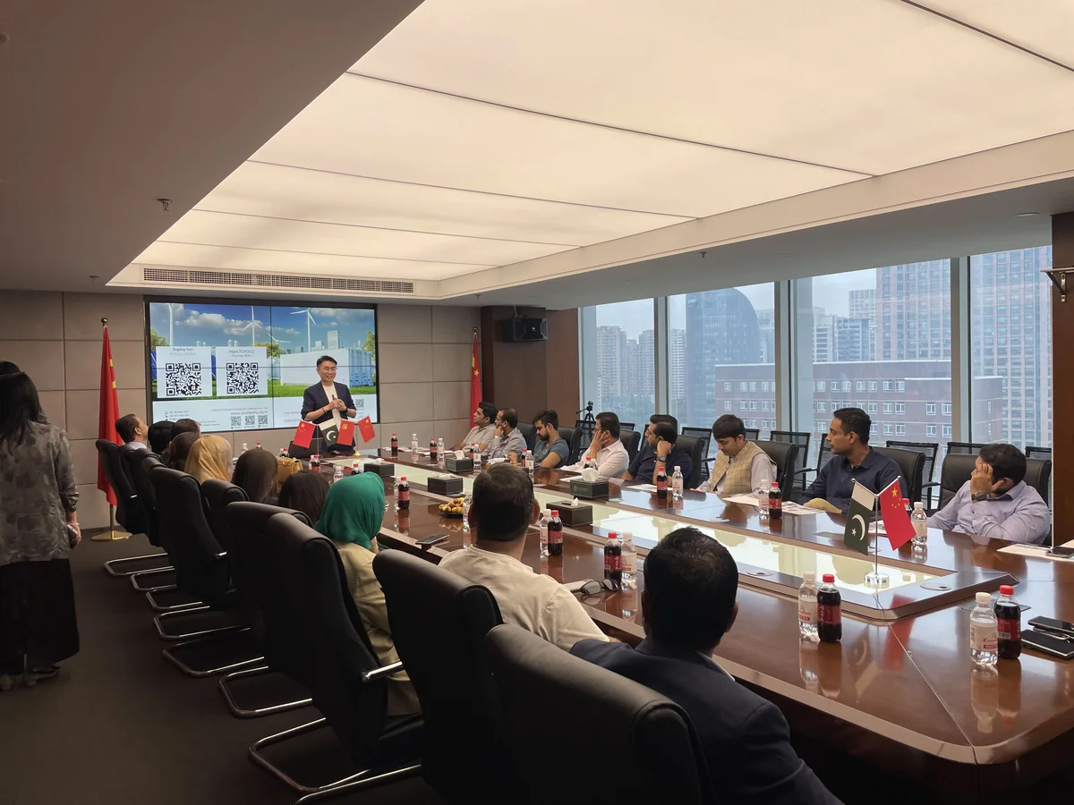 Cooltechx technical team sharing energy storage cooling solutions with international guests